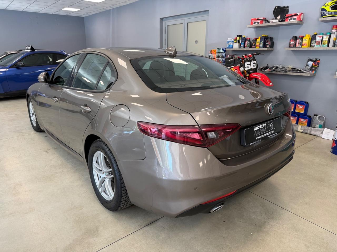 Alfa Romeo Giulia 2.2 Turbodiesel 180 CV Business Sport