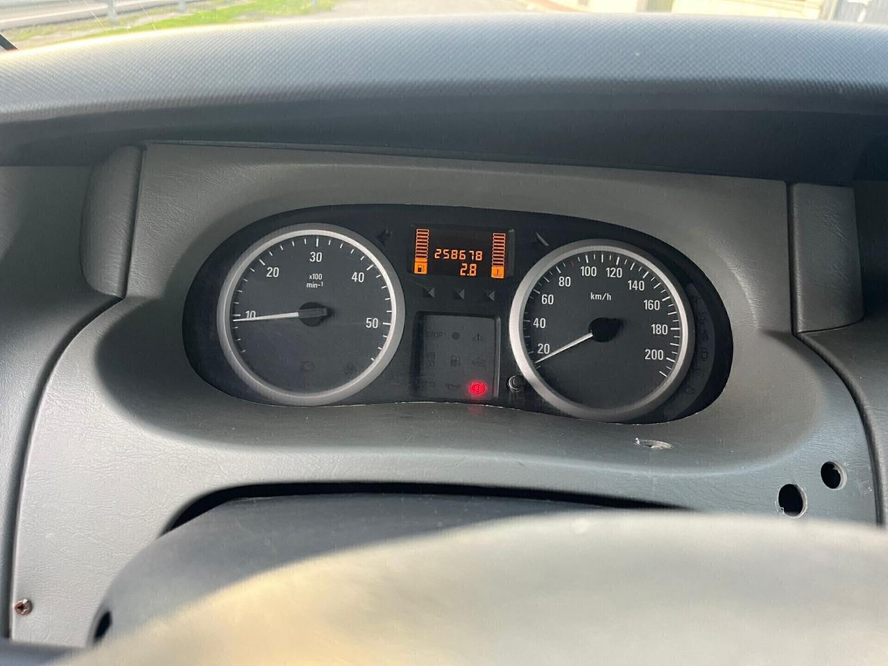 Opel Vivaro 2000 cdti - 2009