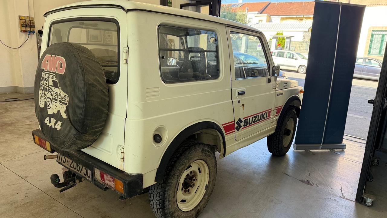 Suzuki SJ Samurai 4x4 De Luxe