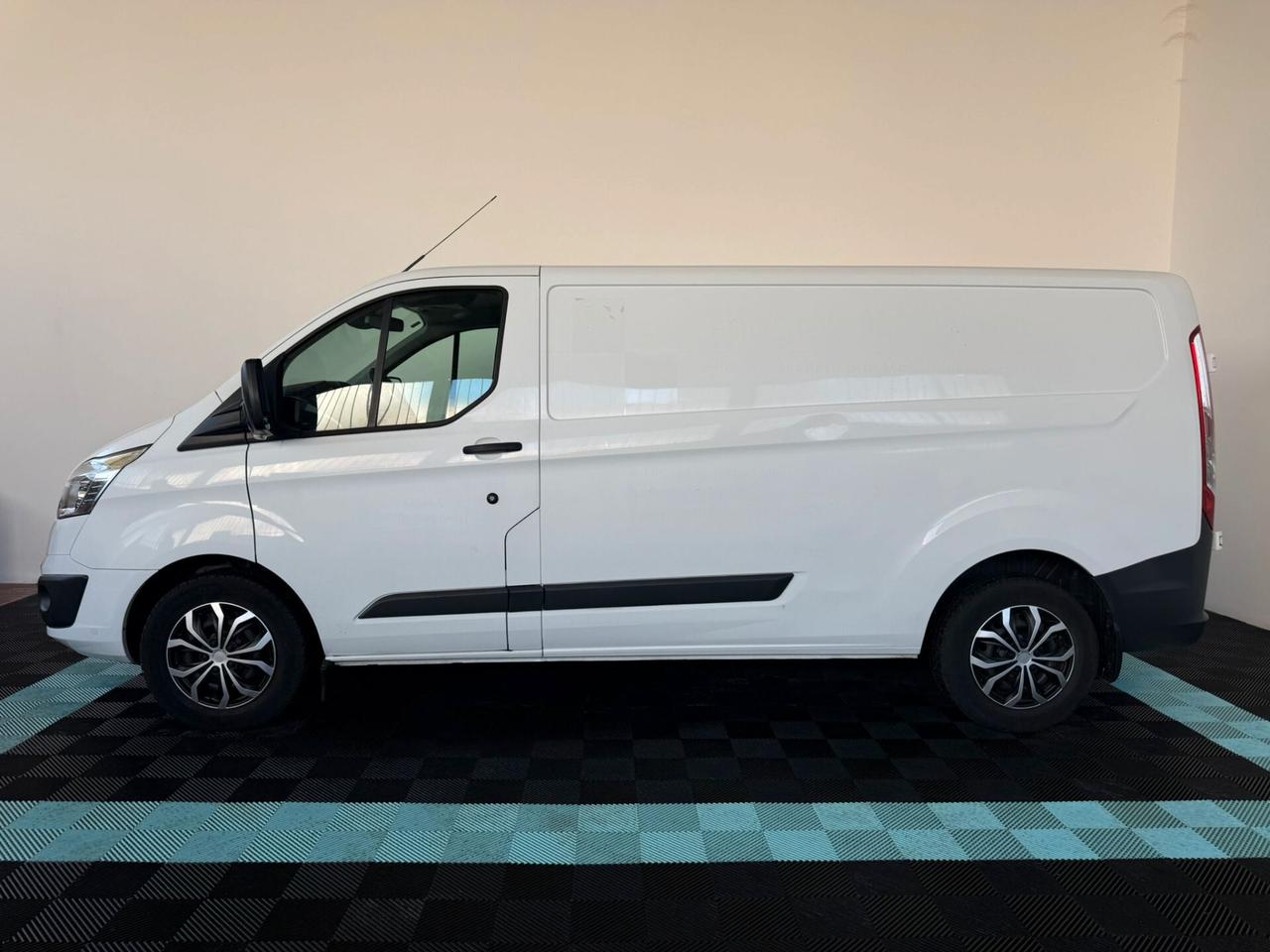 Ford Transit Custom 2.0 Tdci 170cv L2 H1