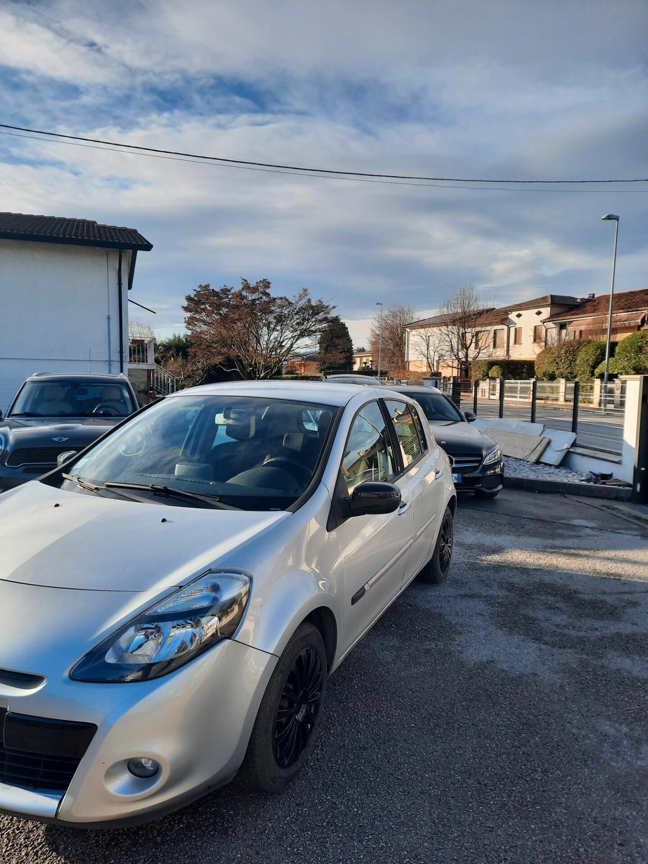 Renault Clio 1.2 16V 5 porte Dynamique OK NEOPATENTATI