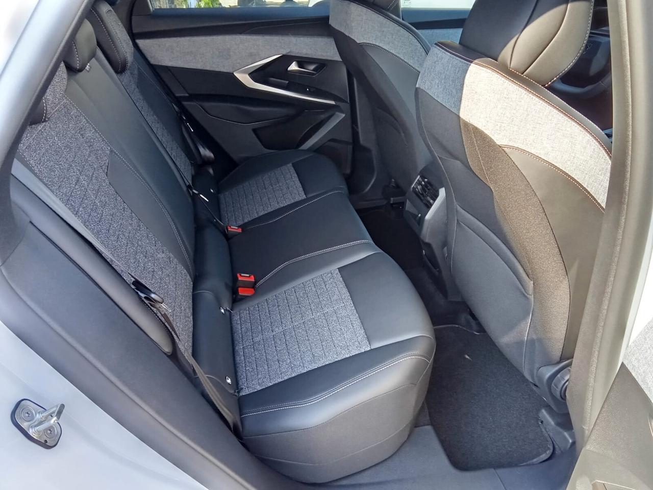 Peugeot 3008 Hybrid 145 e-DCS6 Allure