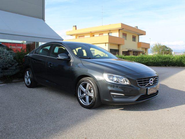 VOLVO S60 D3 GEARTRONIC MOMENTUM *TAGLIANDATA*IMPECCABILE*