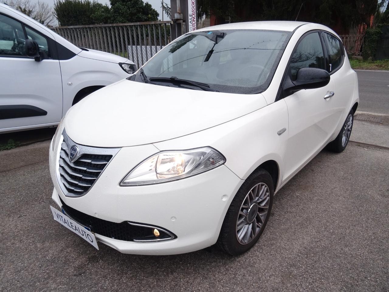 Lancia Ypsilon 0.9 TwinAir 85 CV 5p Platinum C.AUTOMATICO