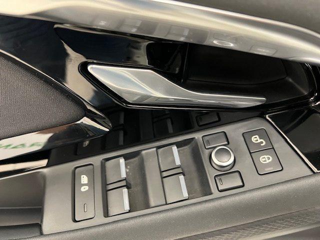 LAND ROVER Range Rover Evoque II - 2.0d i4 R-Dynamic fwd 150cv
