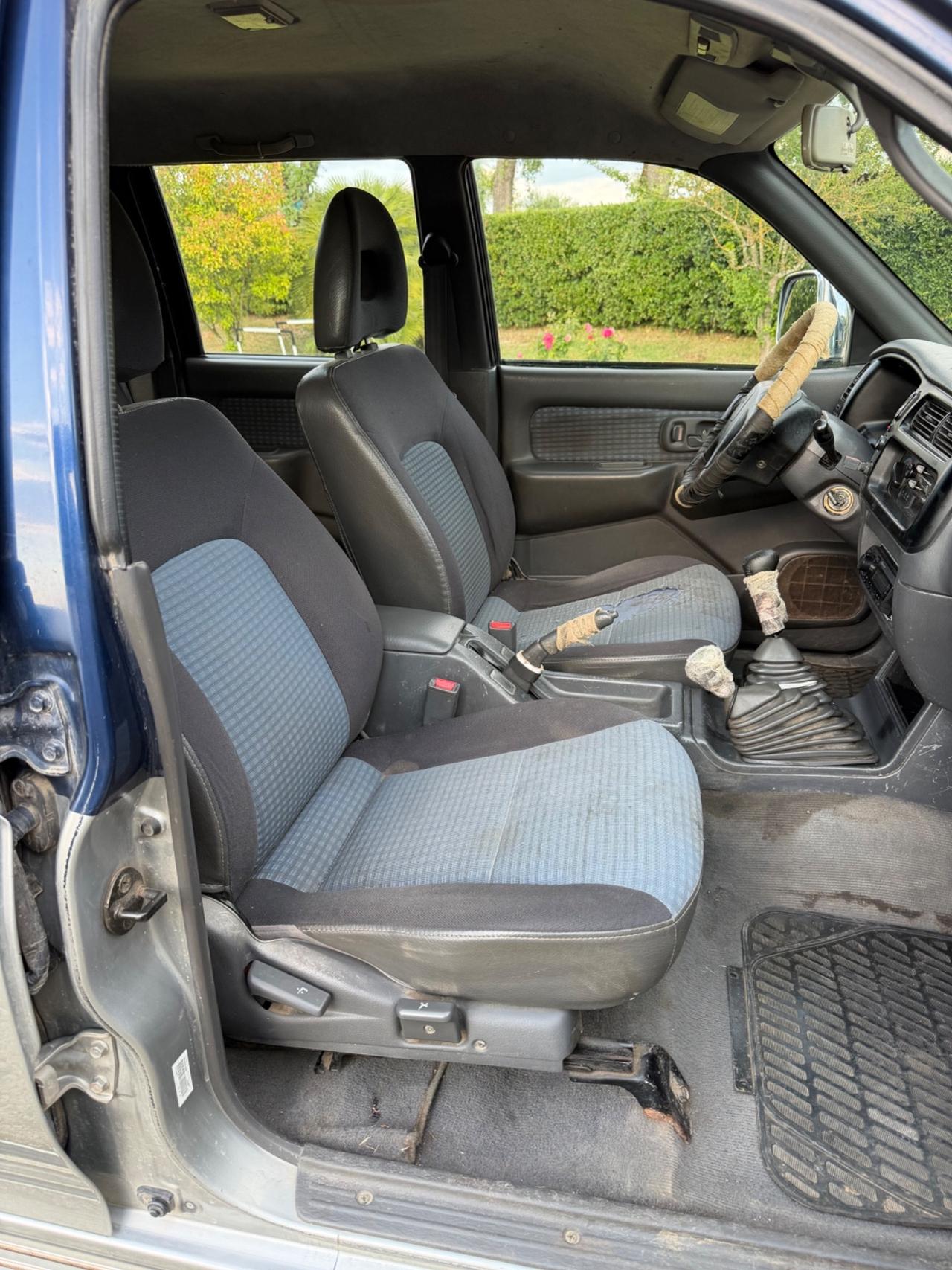 Mitsubishi L200 2.5 TDI 4WD Club Cab Pick-up GLS