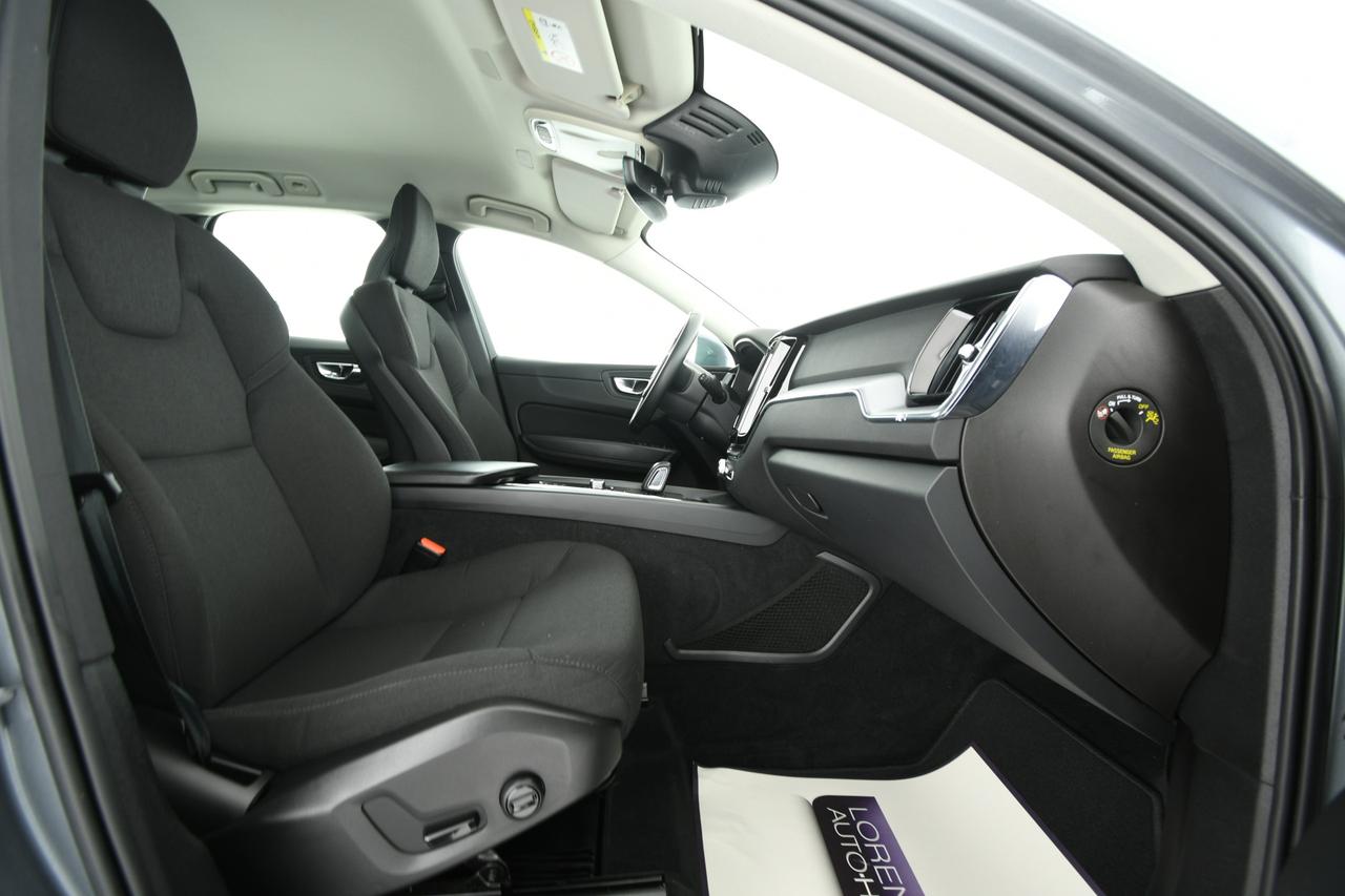 VOLVO XC60 2.0 b4 Momentum Pro awd auto CAMERA+APP CONNECT