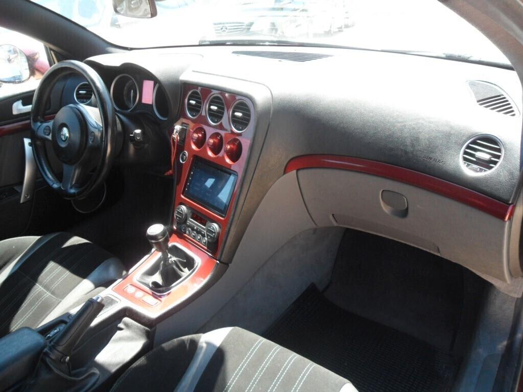 ALFA ROMEO SPIDER 2.4 JTDM 210 CV 2007 EXCLUSIVE CABRIO € 11.900,00