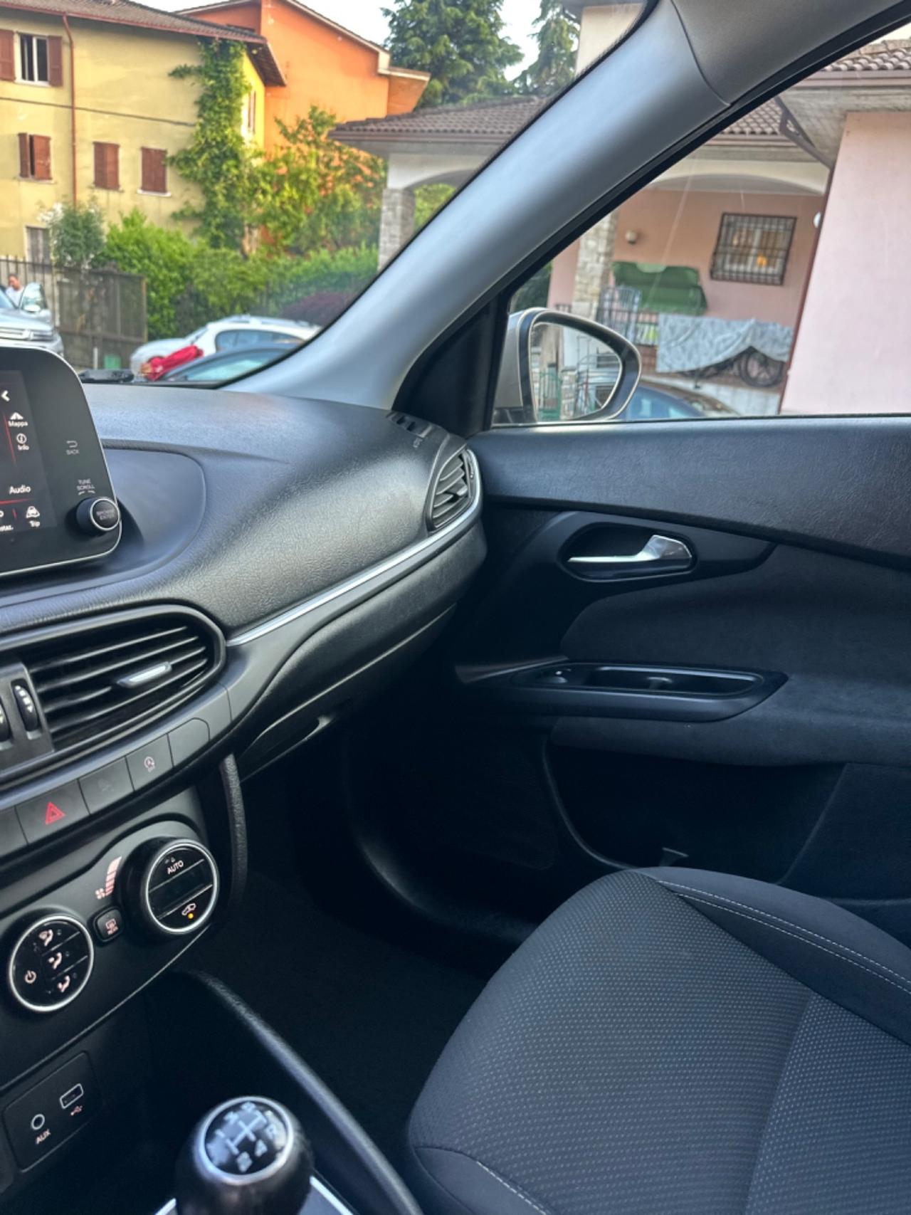 Fiat TIPO S&S SW LOUNGE FULLOPT KMCERT UNICOPR