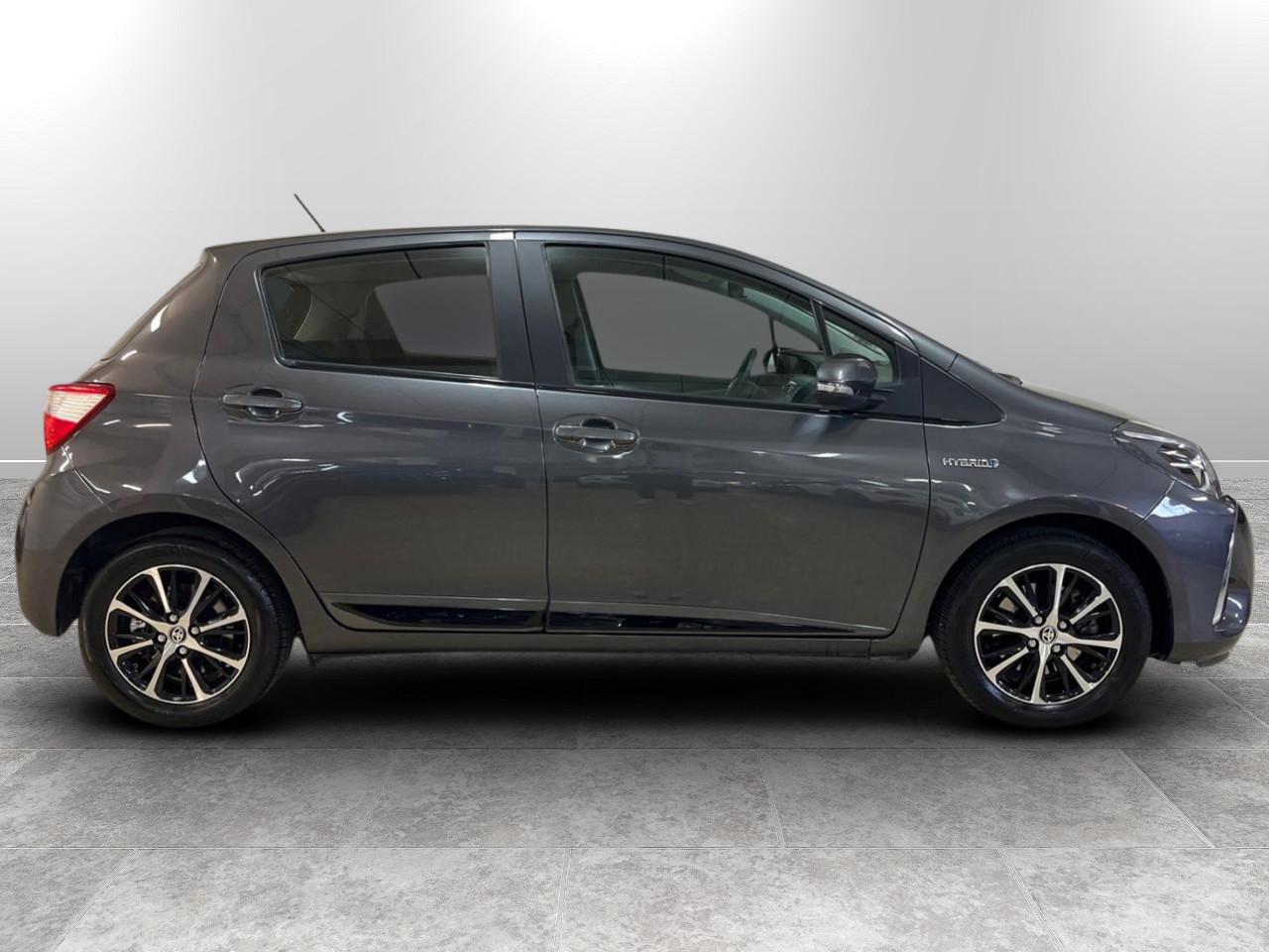 TOYOTA Yaris 5p 1.5 hybrid Business