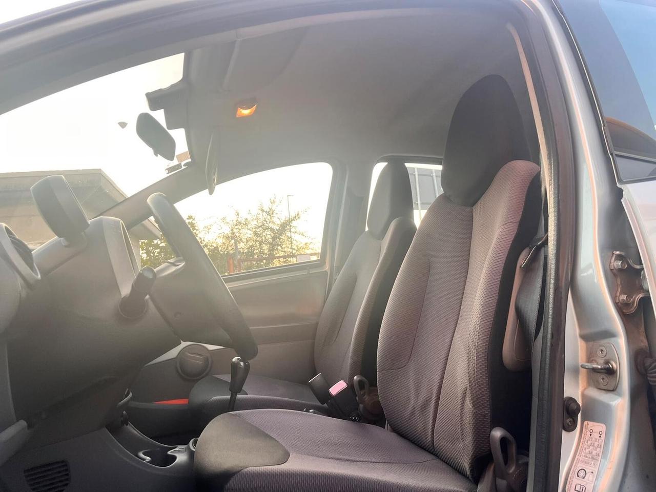 Toyota Aygo 1.0 12V VVT-i 5 porte Neopatentati