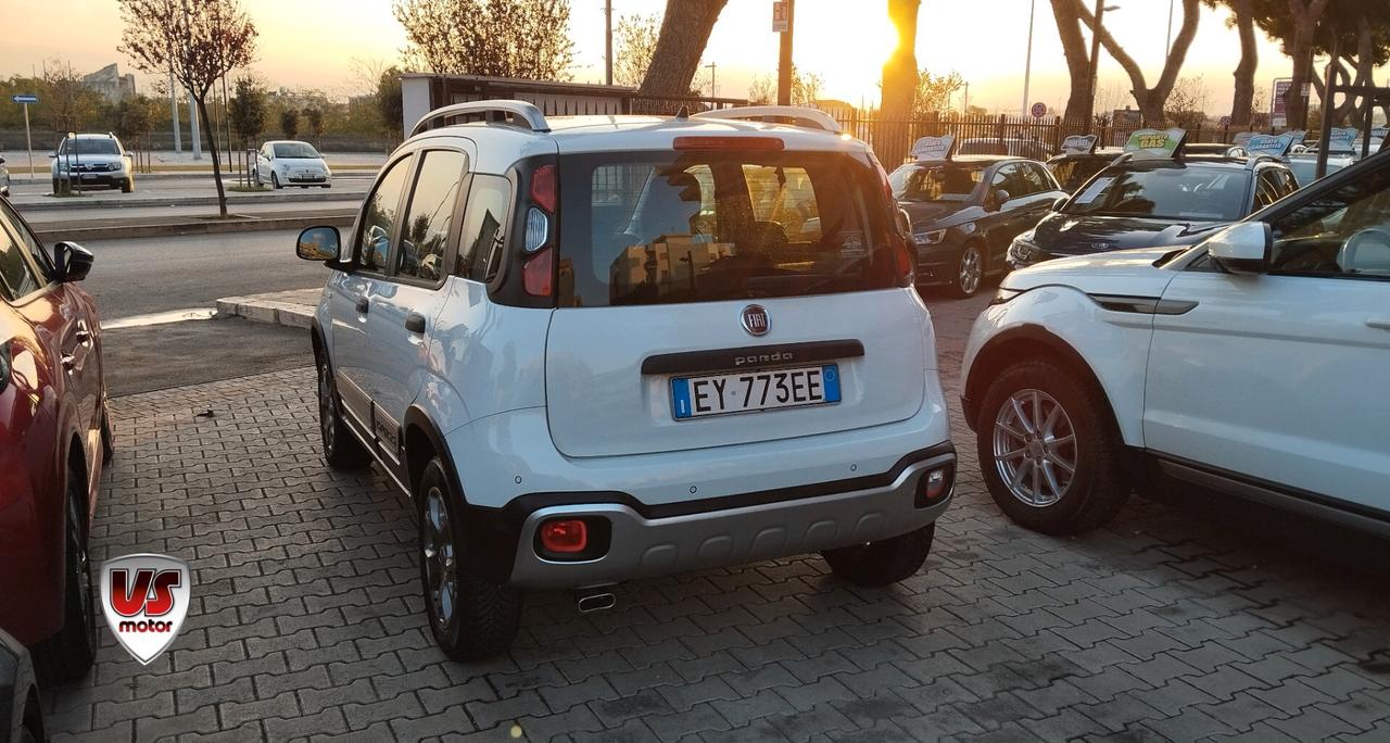 FIAT PANDA CROSS PREZZO BLACK WEEK