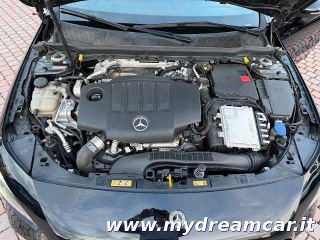 MERCEDES-BENZ A 180 d Automatic Premium Night Edition LUCI AMBIENTE