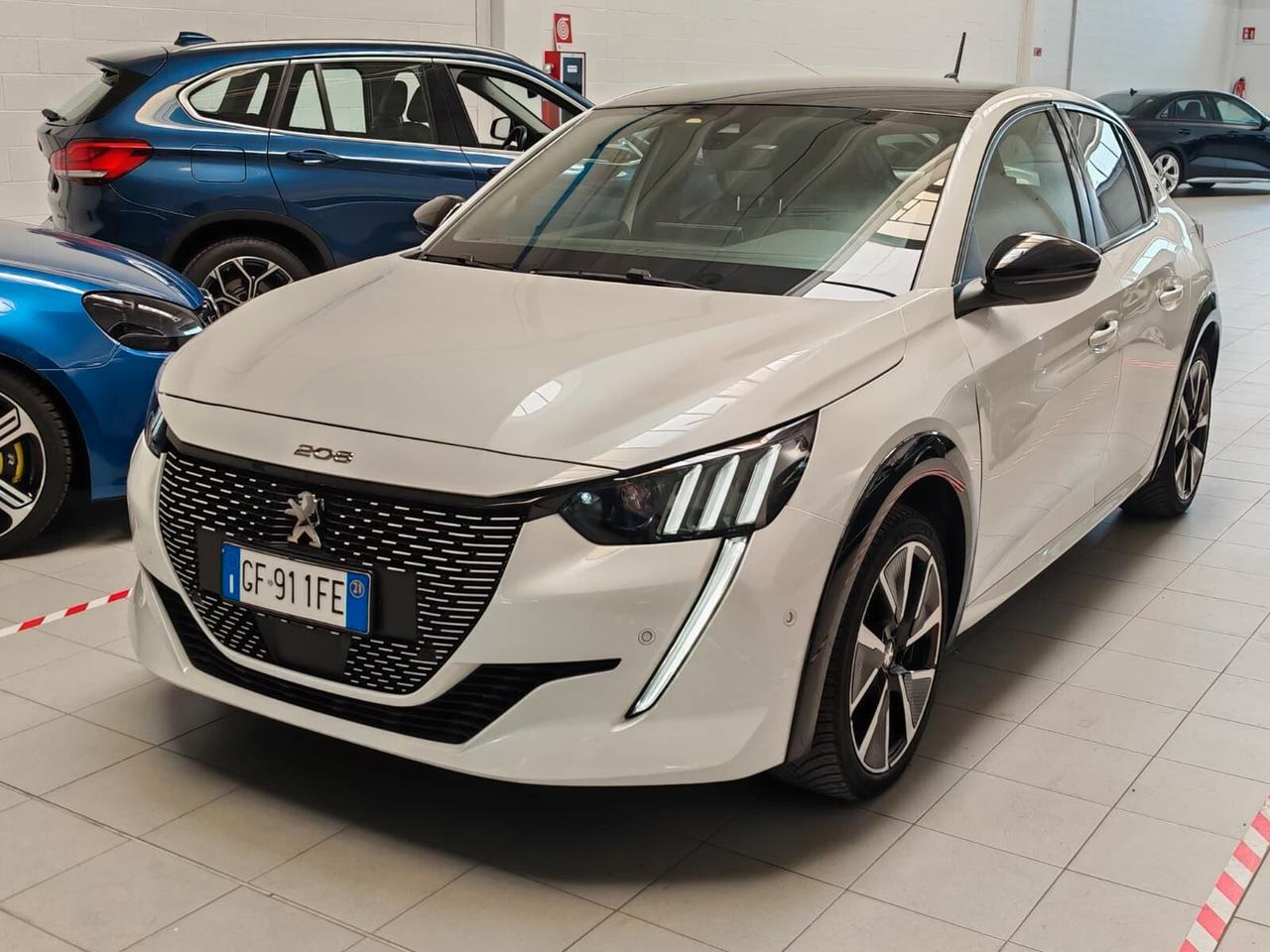 Peugeot 208 motore elettrico 136 CV 5 porte GT Pack