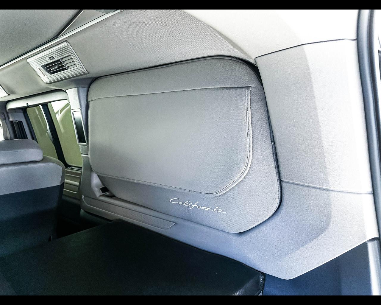 VOLKSWAGEN California 7ª '24-> - California 2.0 TDI 150 CV DSG Beach Tour