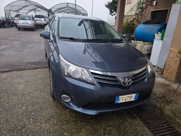 Toyota Avensis 2.0 D-4D Wagon Lounge