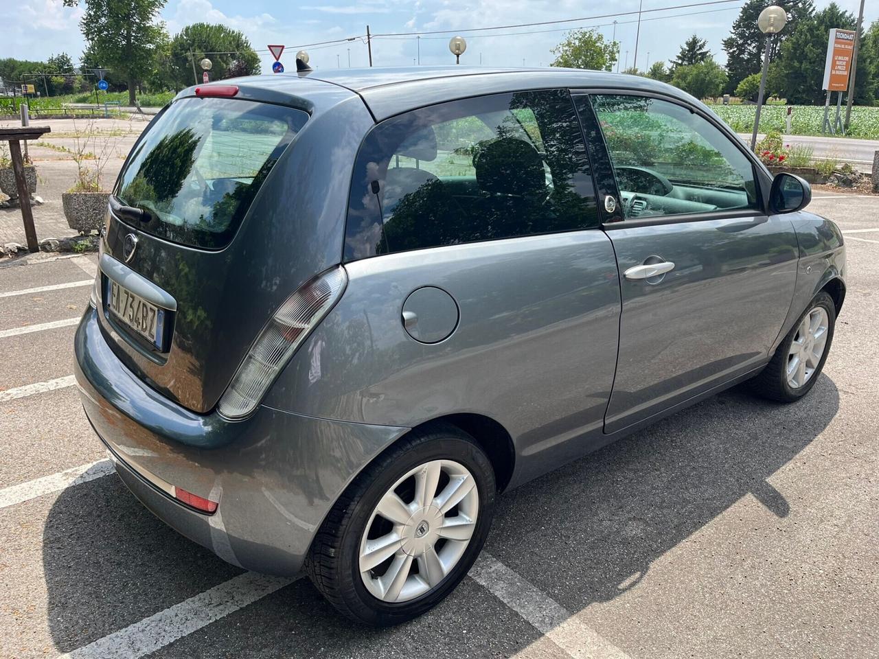 Lancia Ypsilon 1.4 Argento Ecochic GPL