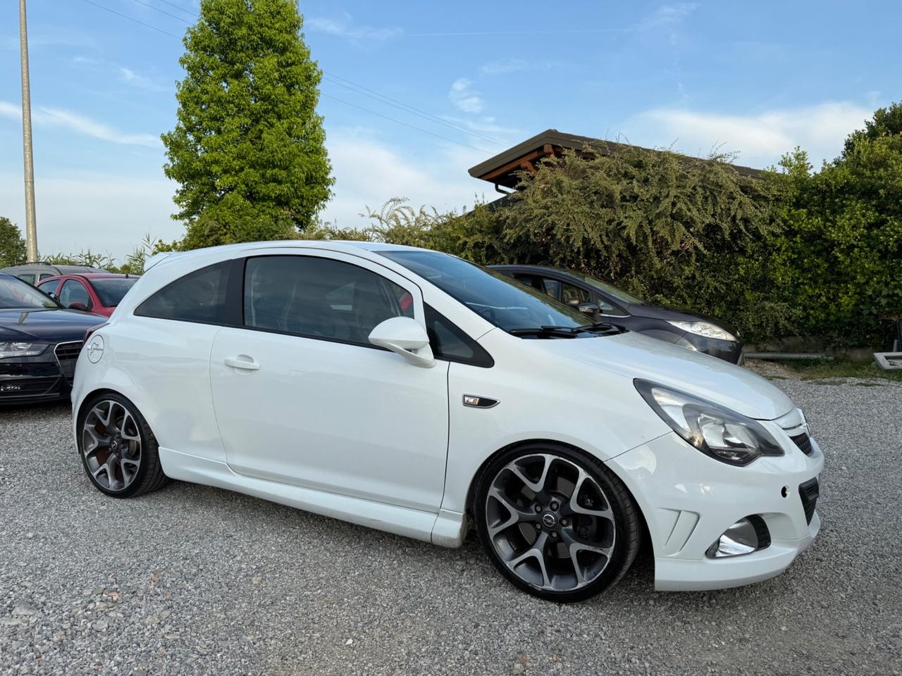Opel Corsa 1.6 T 192CV 3 porte OPC