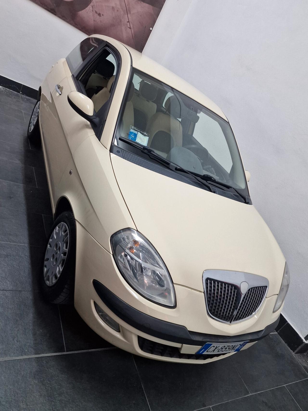 Lancia Ypsilon 1.2 Argento