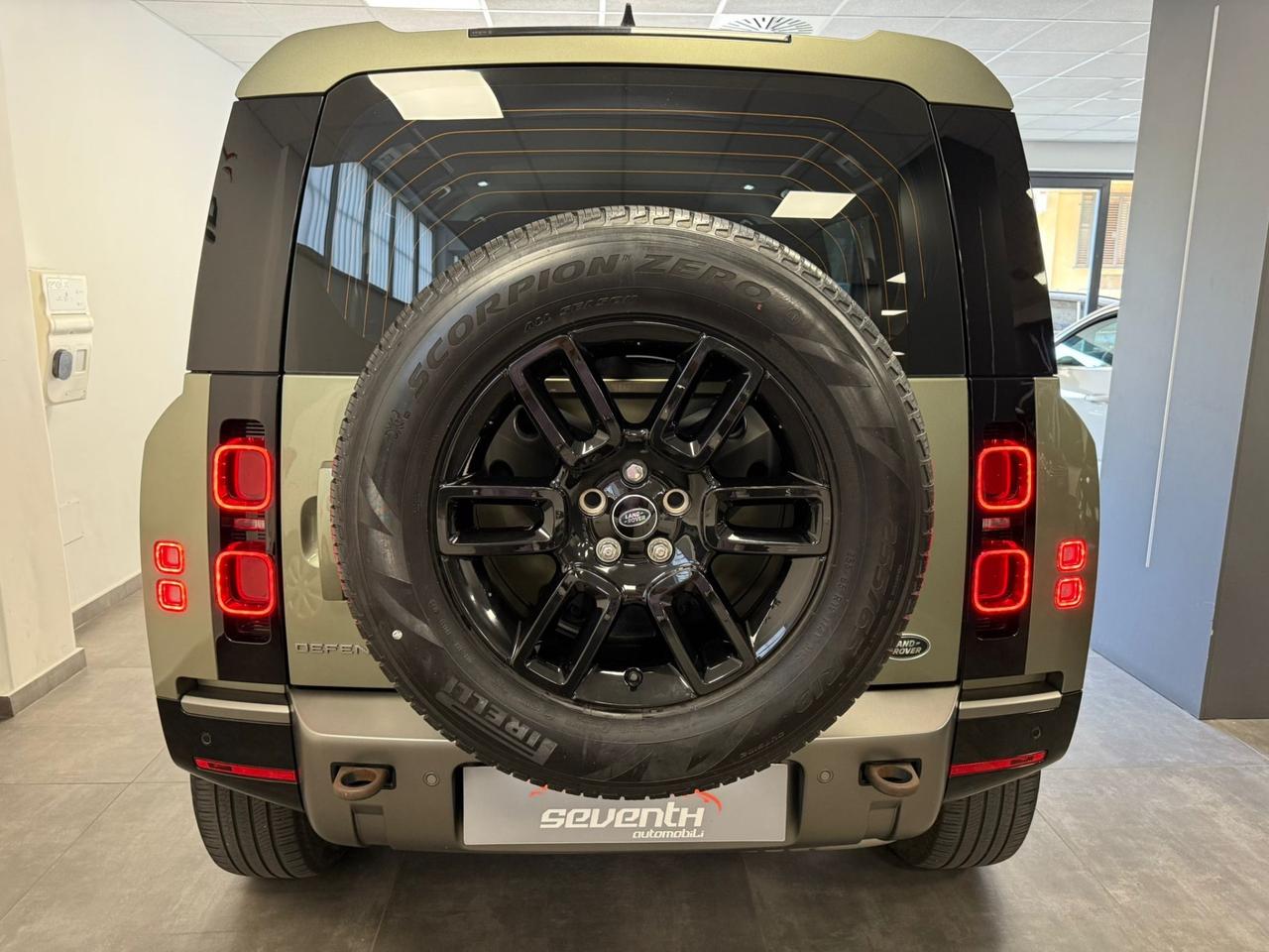 Land Rover Defender 110 3.0D I6 200 CV AWD Auto X-Dynamic S