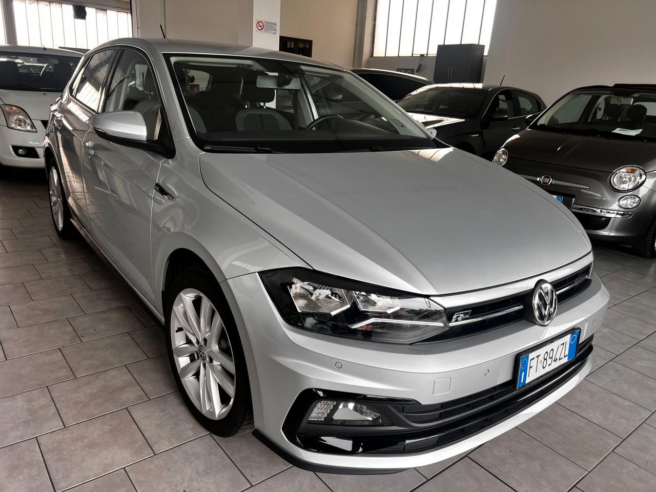 Volkswagen Polo 1.0 TSI 5p. R-LINE NEOPATENTATI