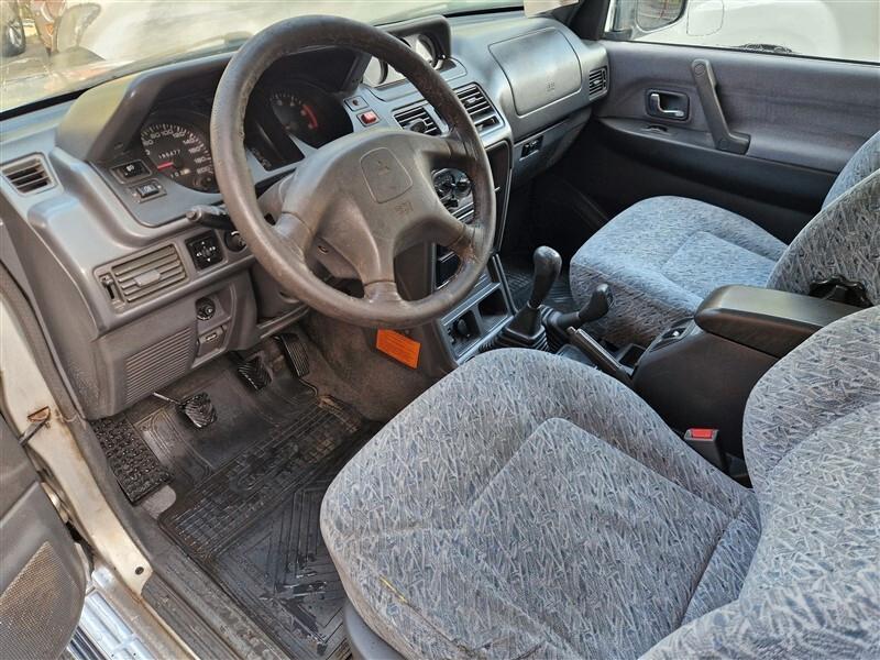 Mitsubishi Pajero 2.5 TDI Metal-top S.S. GLS Target
