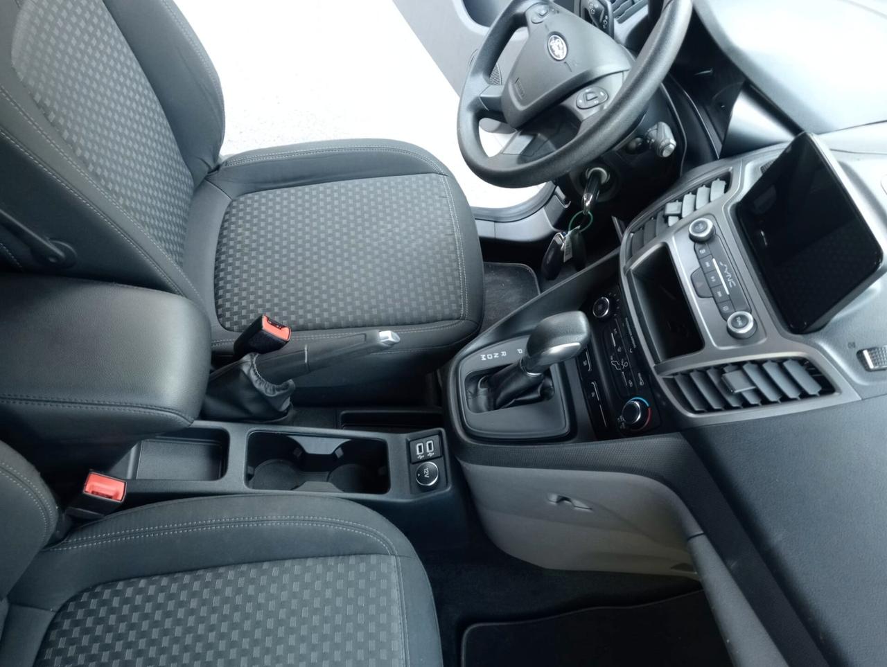 Ford Tourneo Connect Pianale ribassato con rampa disabili in carrozzina