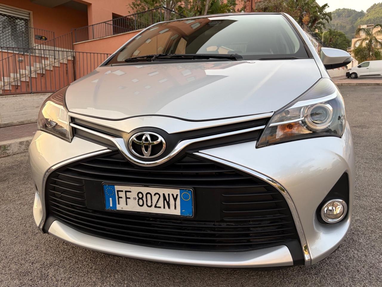Toyota Yaris 1.0 benz ideale per neopatentati