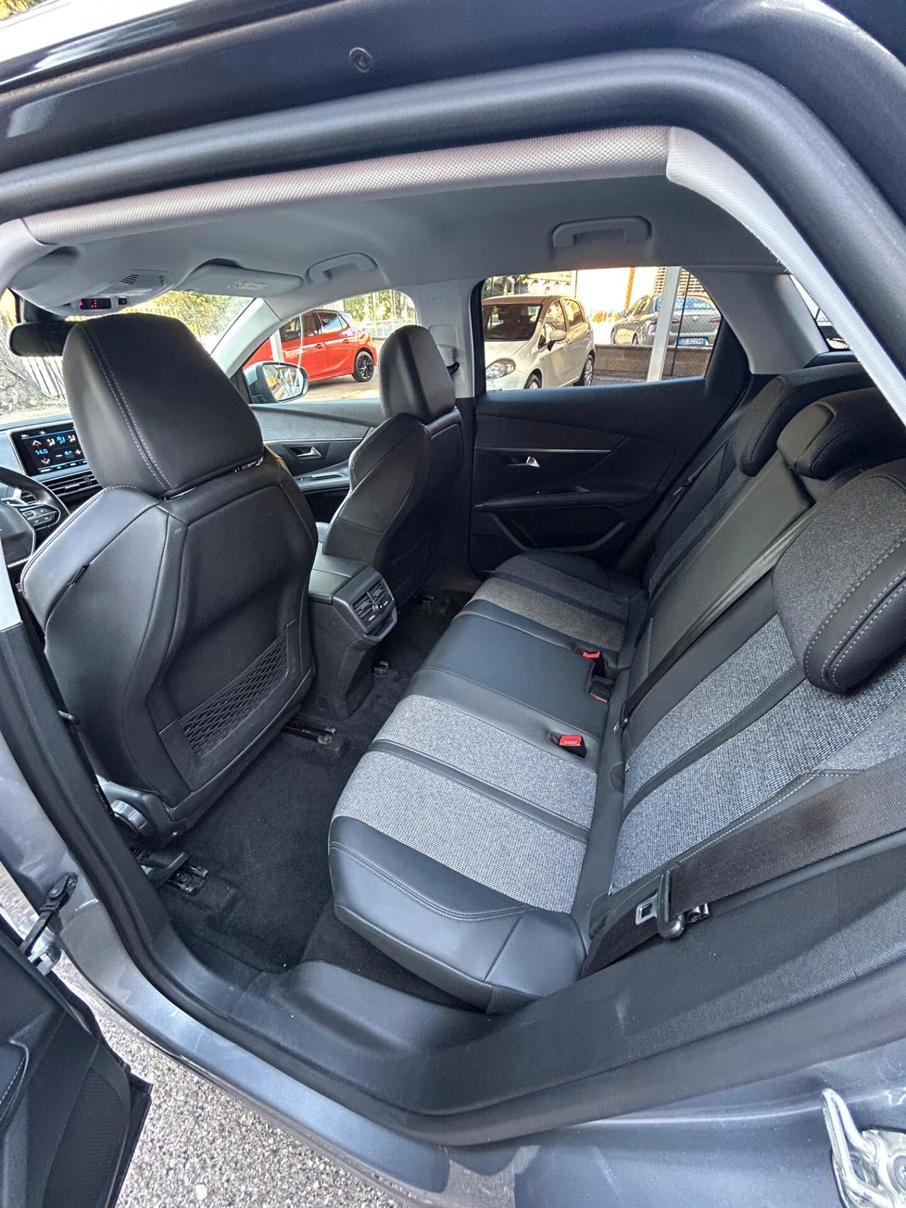 Peugeot 3008 BlueHDi 130 S&S Allure