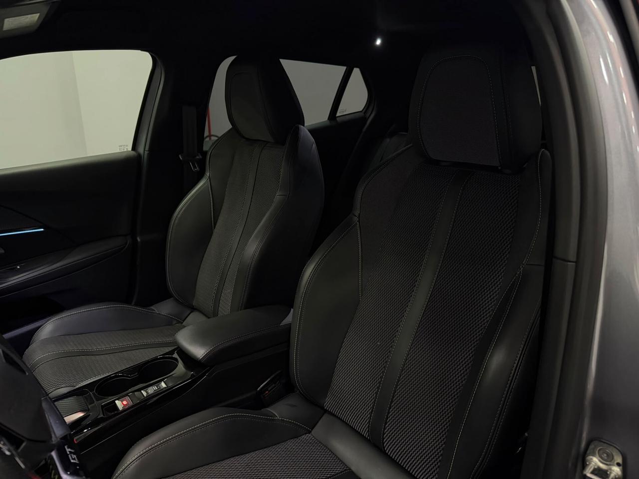 Peugeot 2008 Hybrid 136 e-DCS6 GT