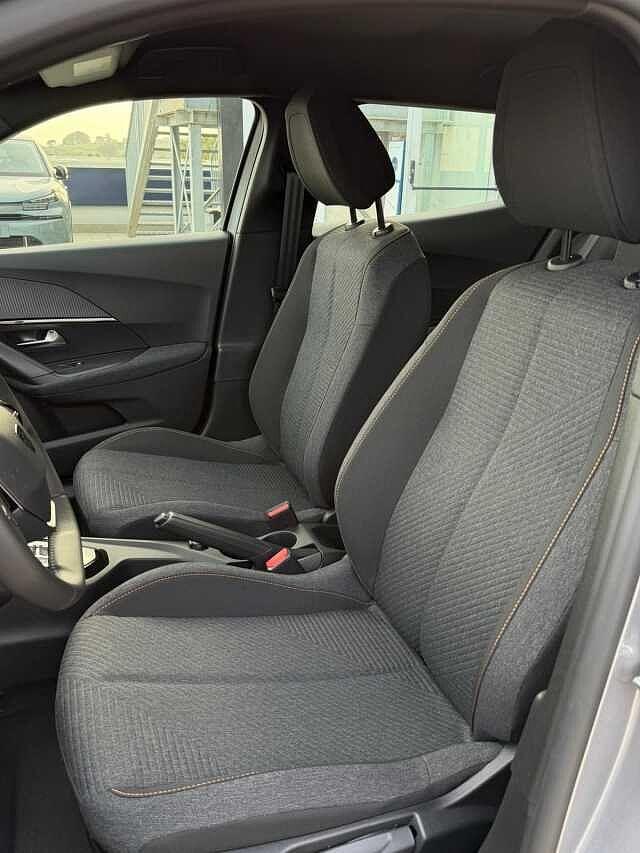 Peugeot 2008 Hybrid 136 e-DCS6 Style