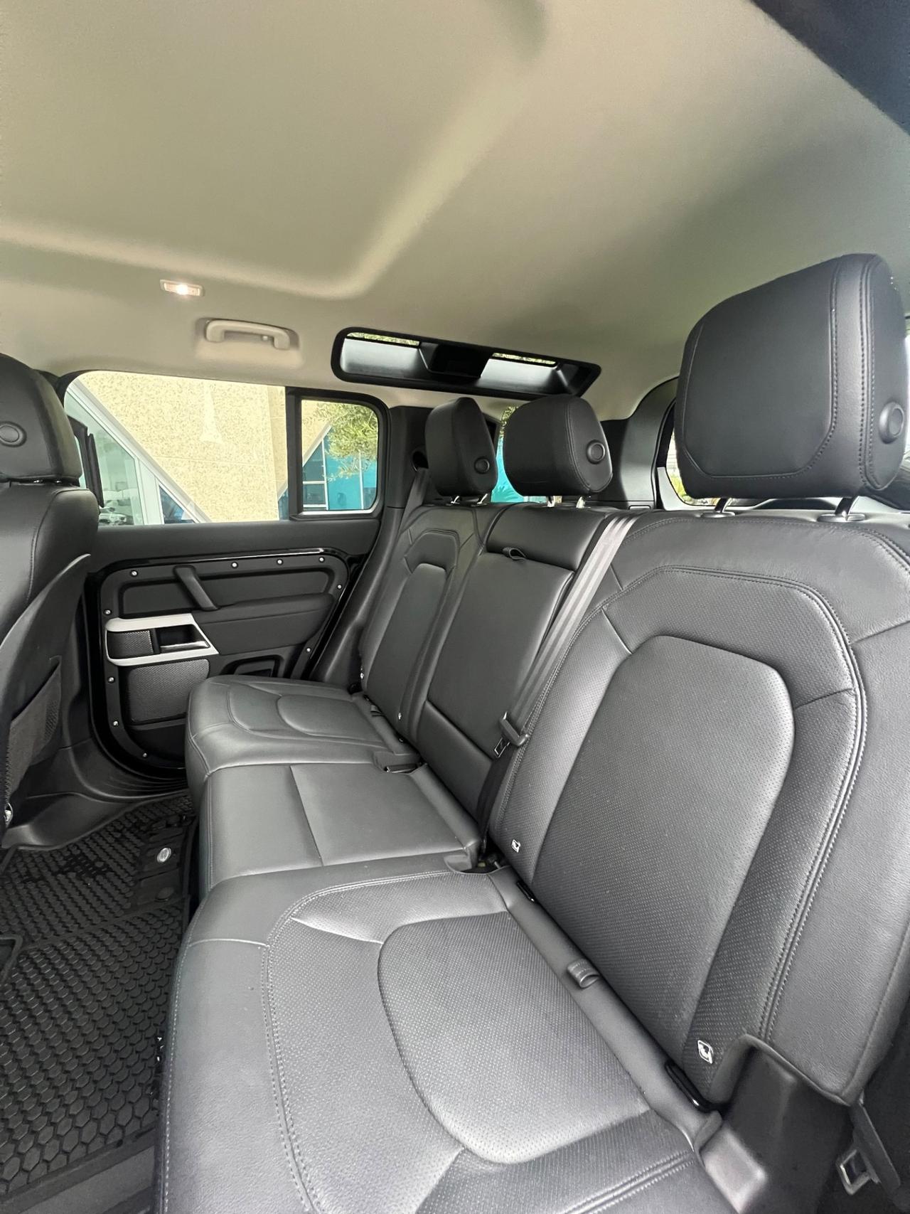 Land Rover Defender 110 3.0D I6 200 CV AWD Auto SE AUTOCARRO N1