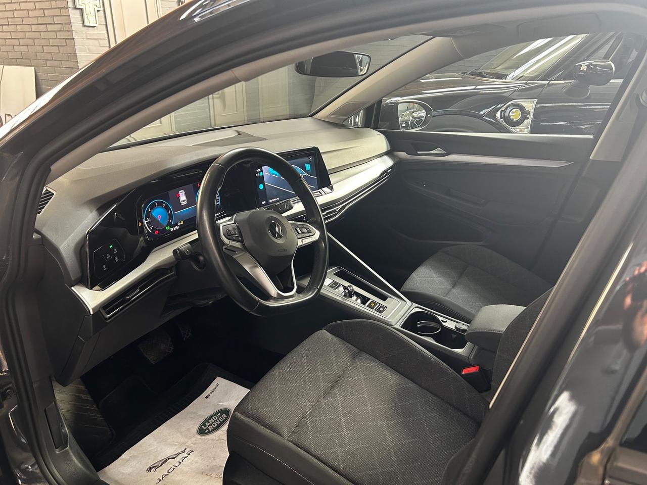 Volkswagen Golf Variant 2.0 TDI SCR DSG Life neopatentati