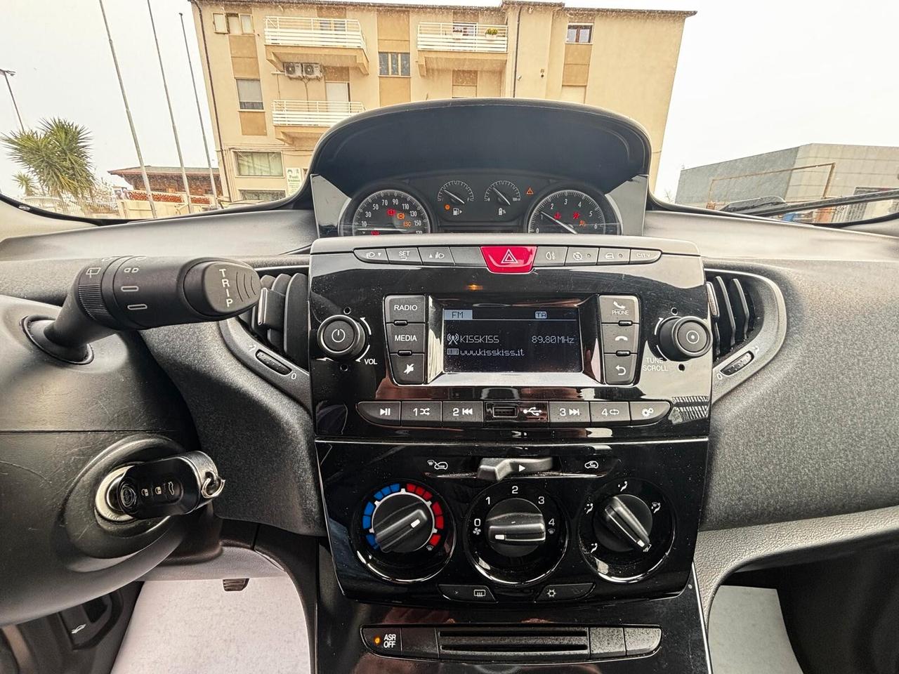 Lancia Ypsilon 1.0 FireFly 5 porte S&S Hybrid Gold