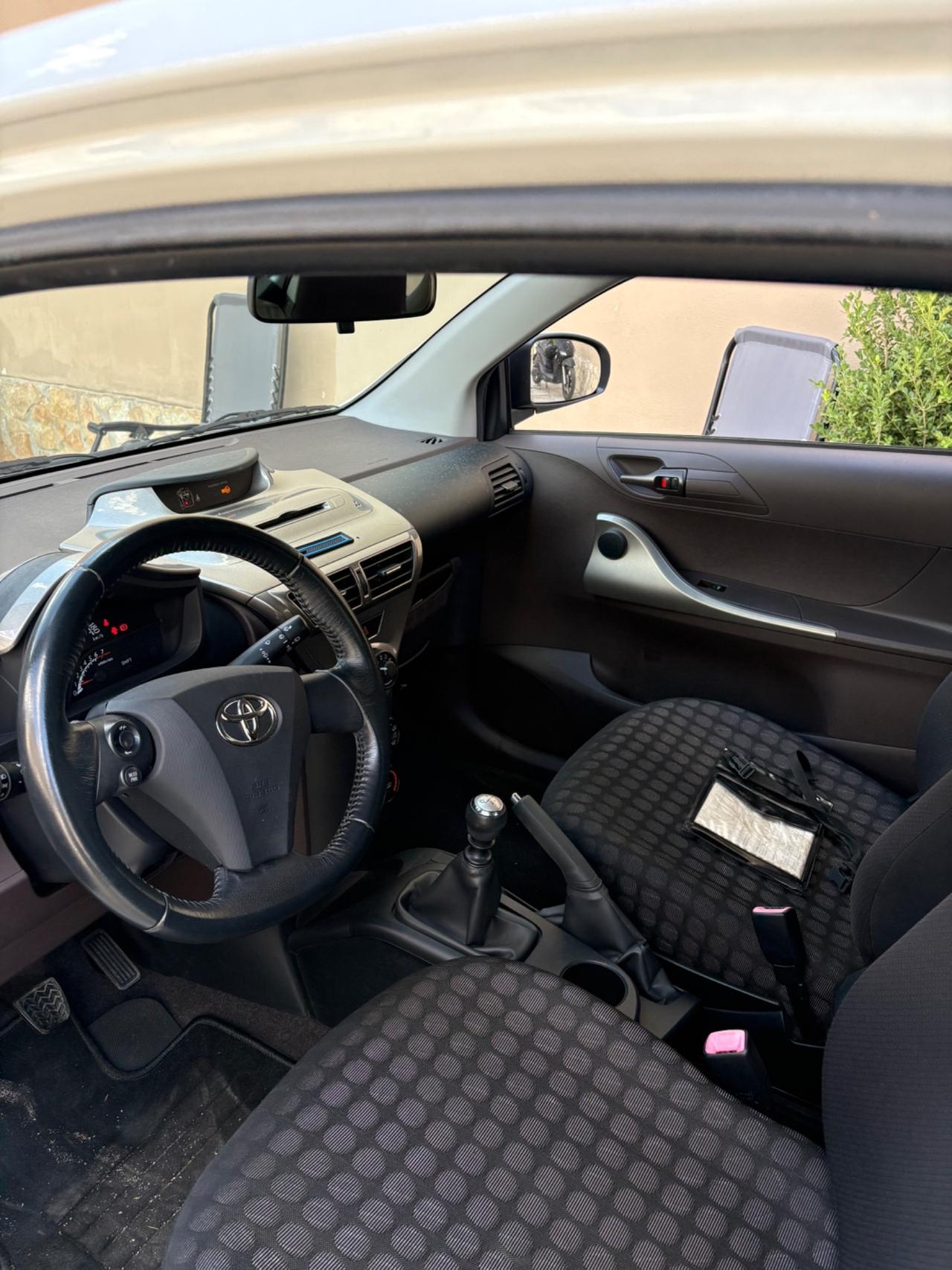 Toyota iQ 1.0