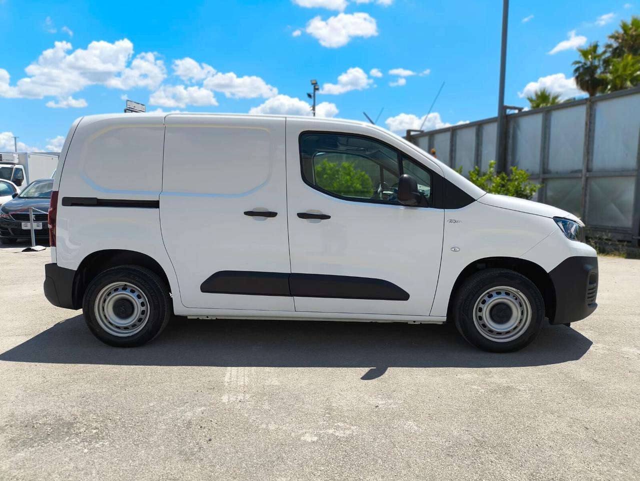 PEUGEOT PARTNER FURGONATO L1 100 CV. PREMIUM RIF:825