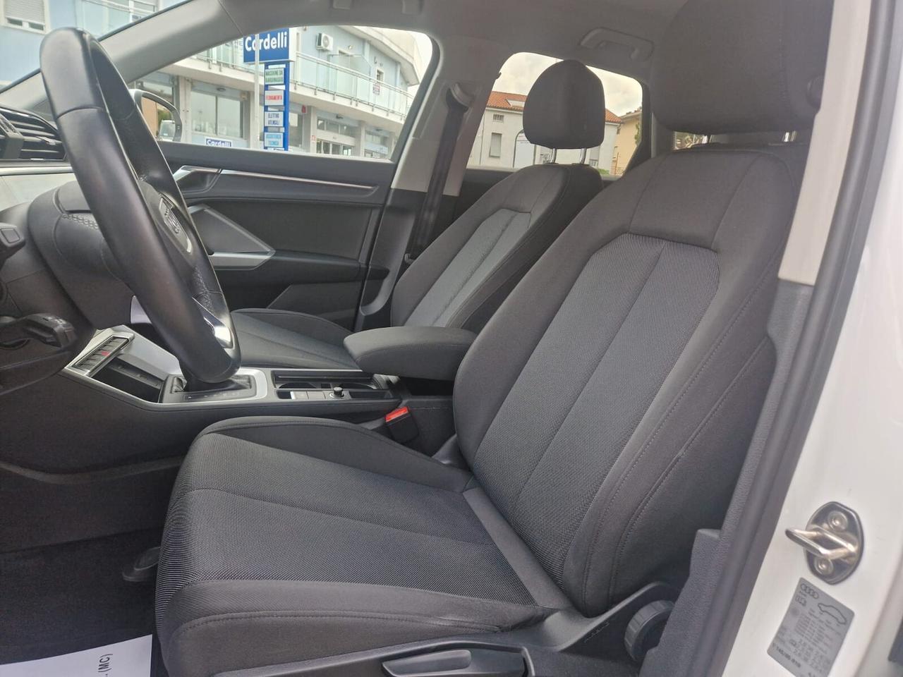 Audi Q3 40 TDI quattro S tronic Business Advanced
