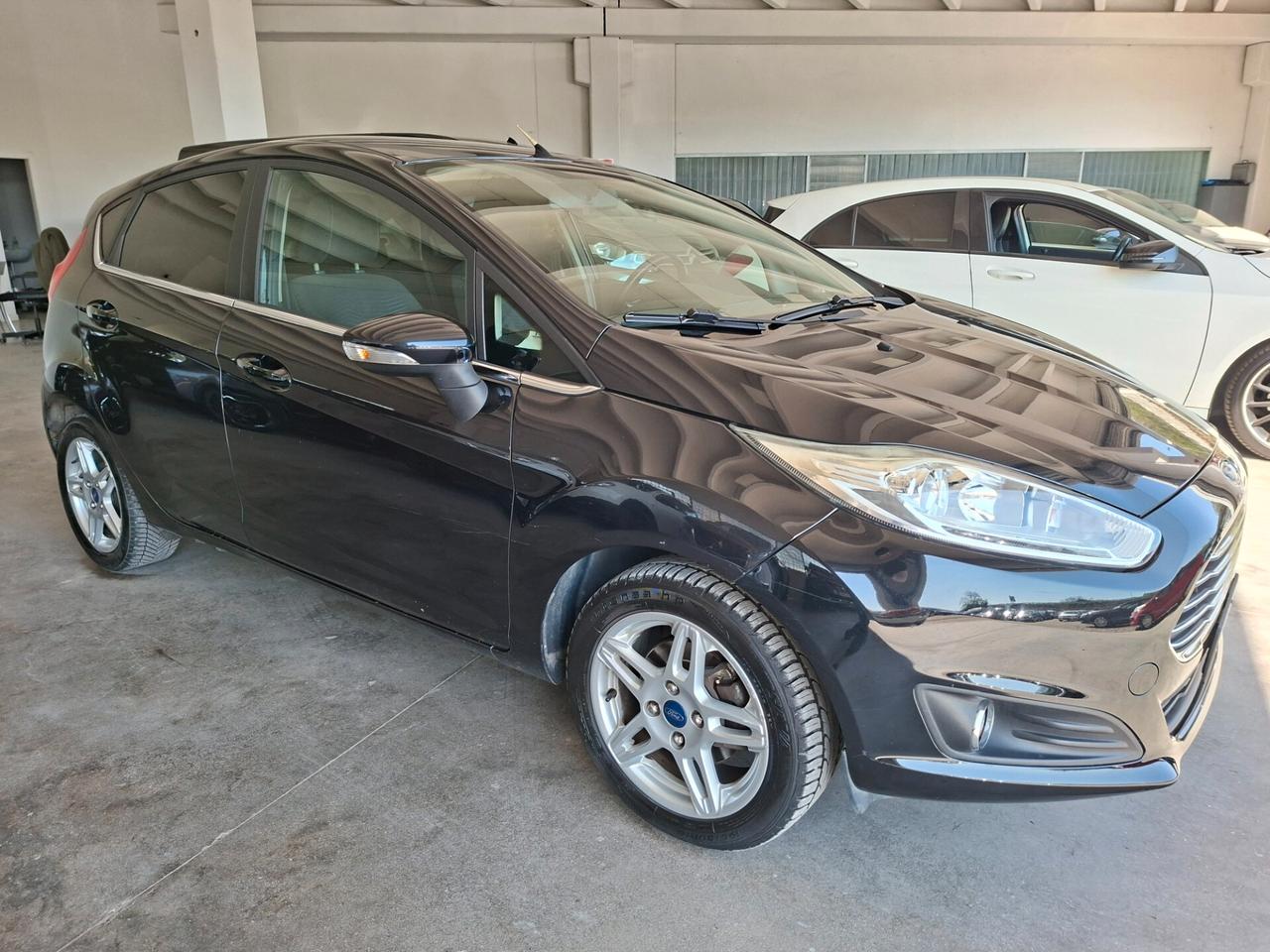 Ford Fiesta 1.5 TDCI / CINGHIA FATTA / DA NEOPATENTATI