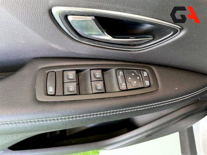 Renault Scénic Blue dCi 120 CV Business n1autocarro