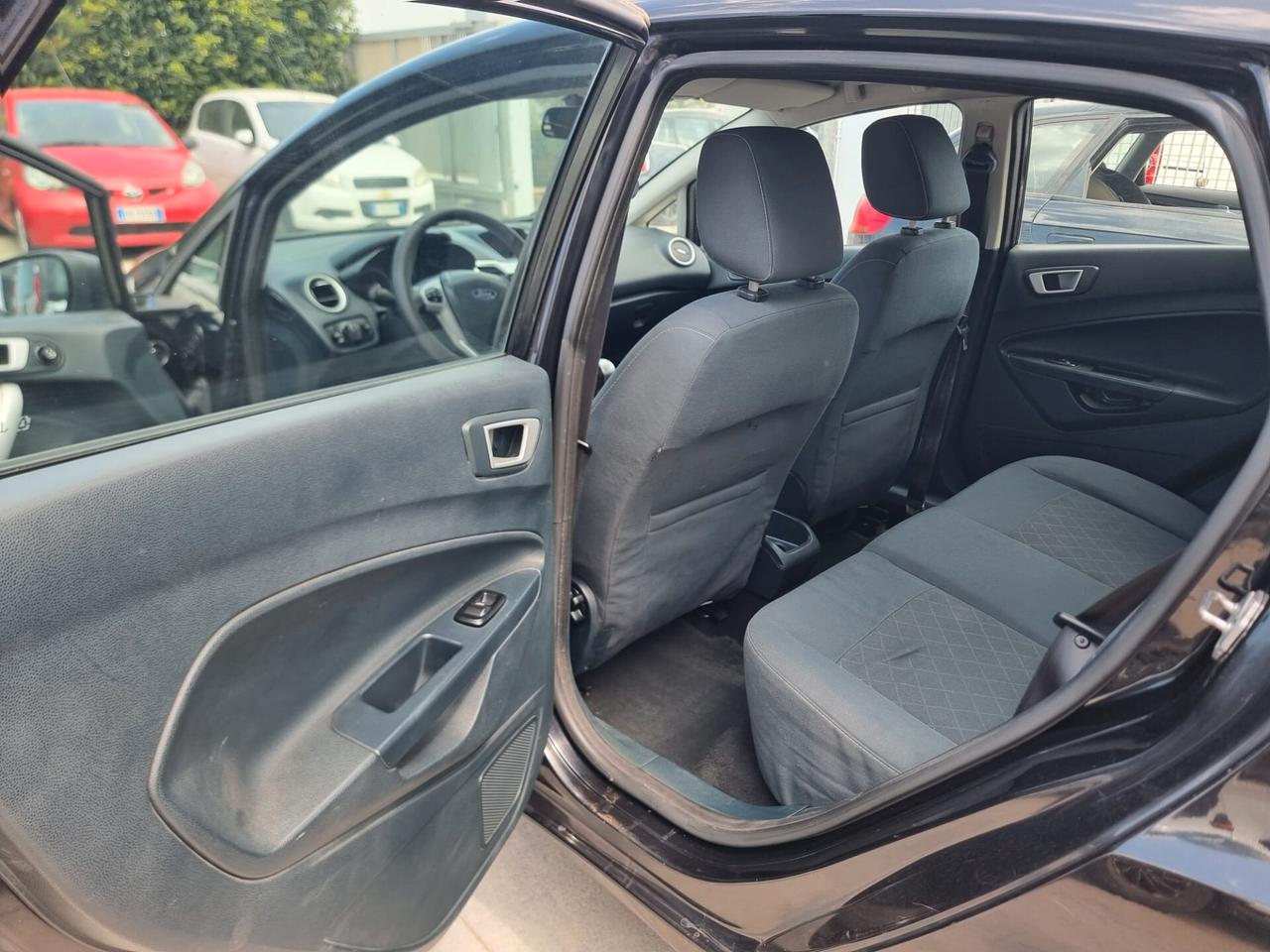 Ford Fiesta 1.4 TDCi 70CV 5 porte Titanium