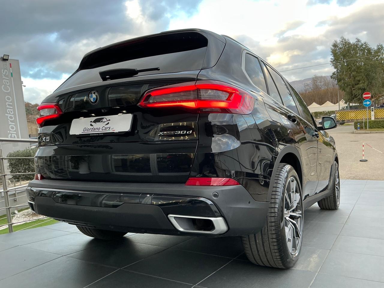 Bmw X5 xDrive30d xLine in garanzia