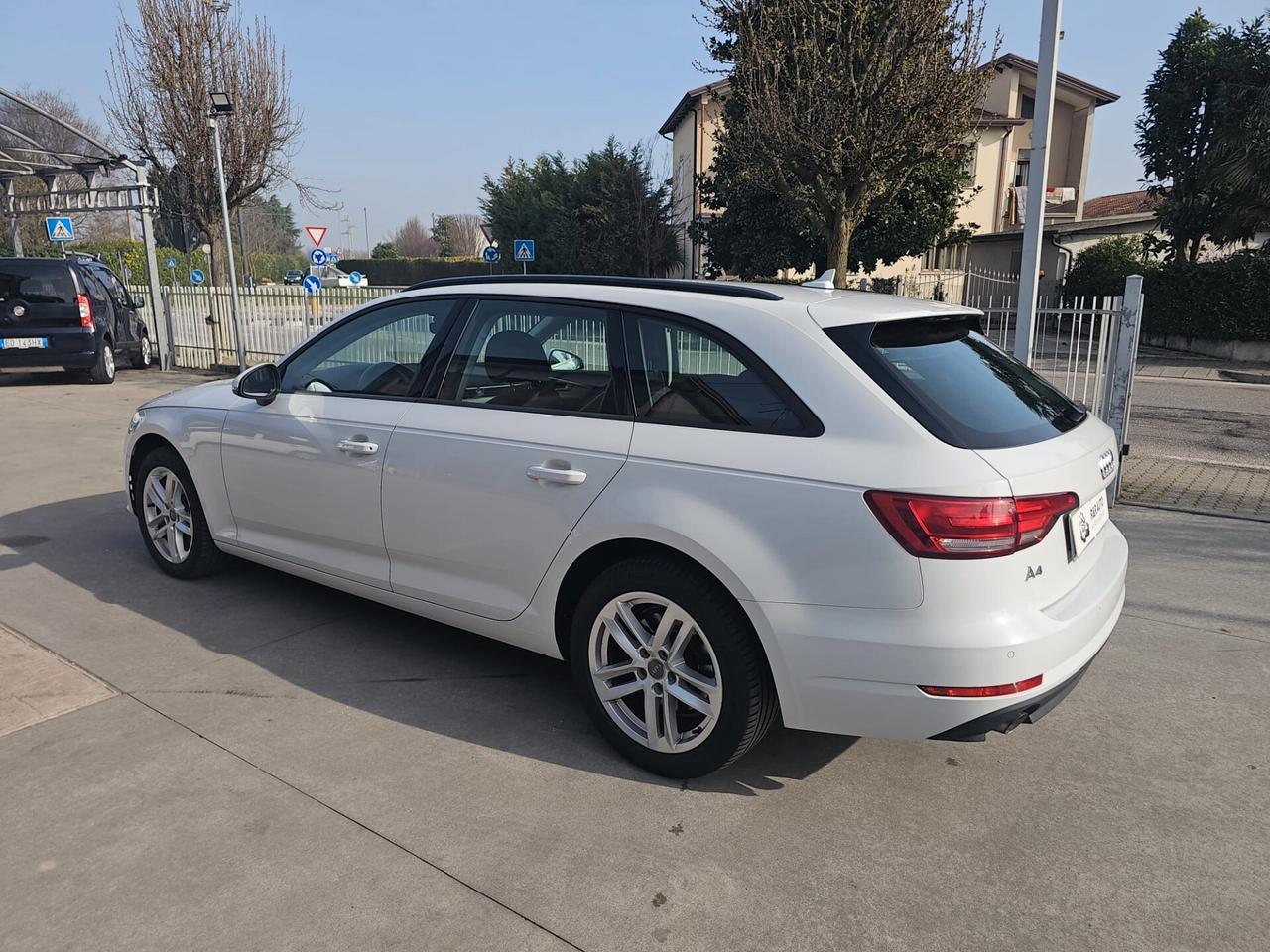 Audi A4 Avant 2.0 TDI clean diesel Business