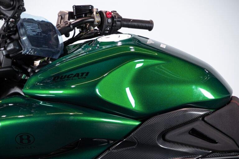 2024 DUCATI DIAVEL V4 BENTLEY - RDS01403