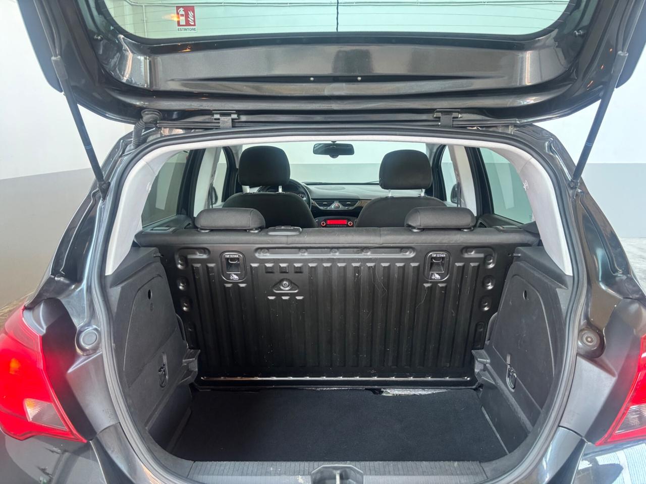 Opel Corsa 1.2 5 porte b-Color
