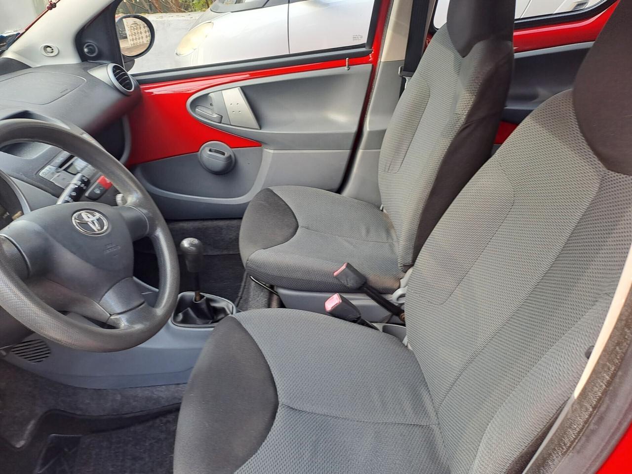 Toyota Aygo 1.0 12V VVT-i 5 porte Sol