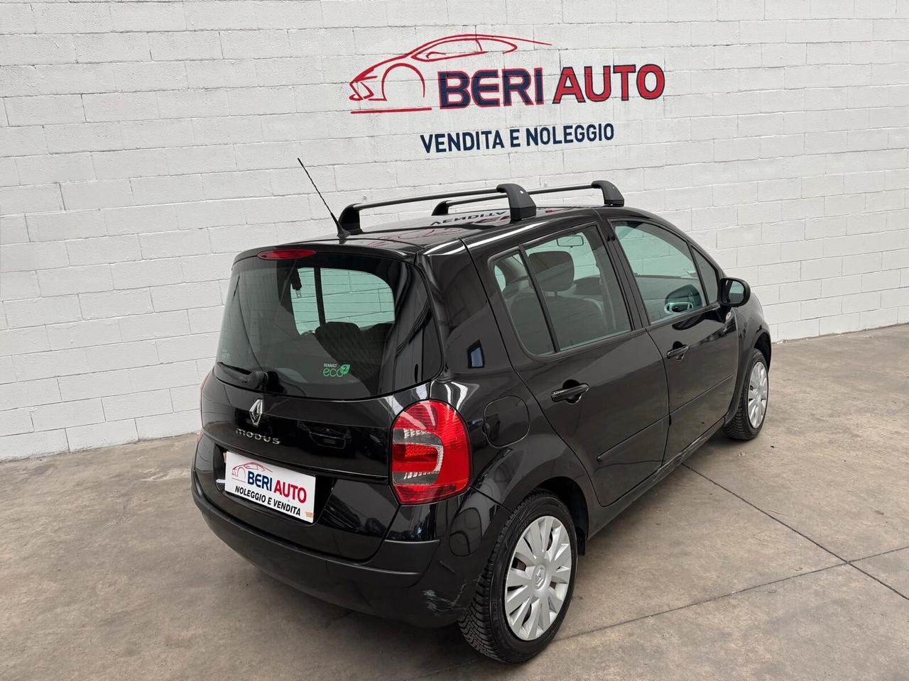 Renault Modus adatta neopatentati