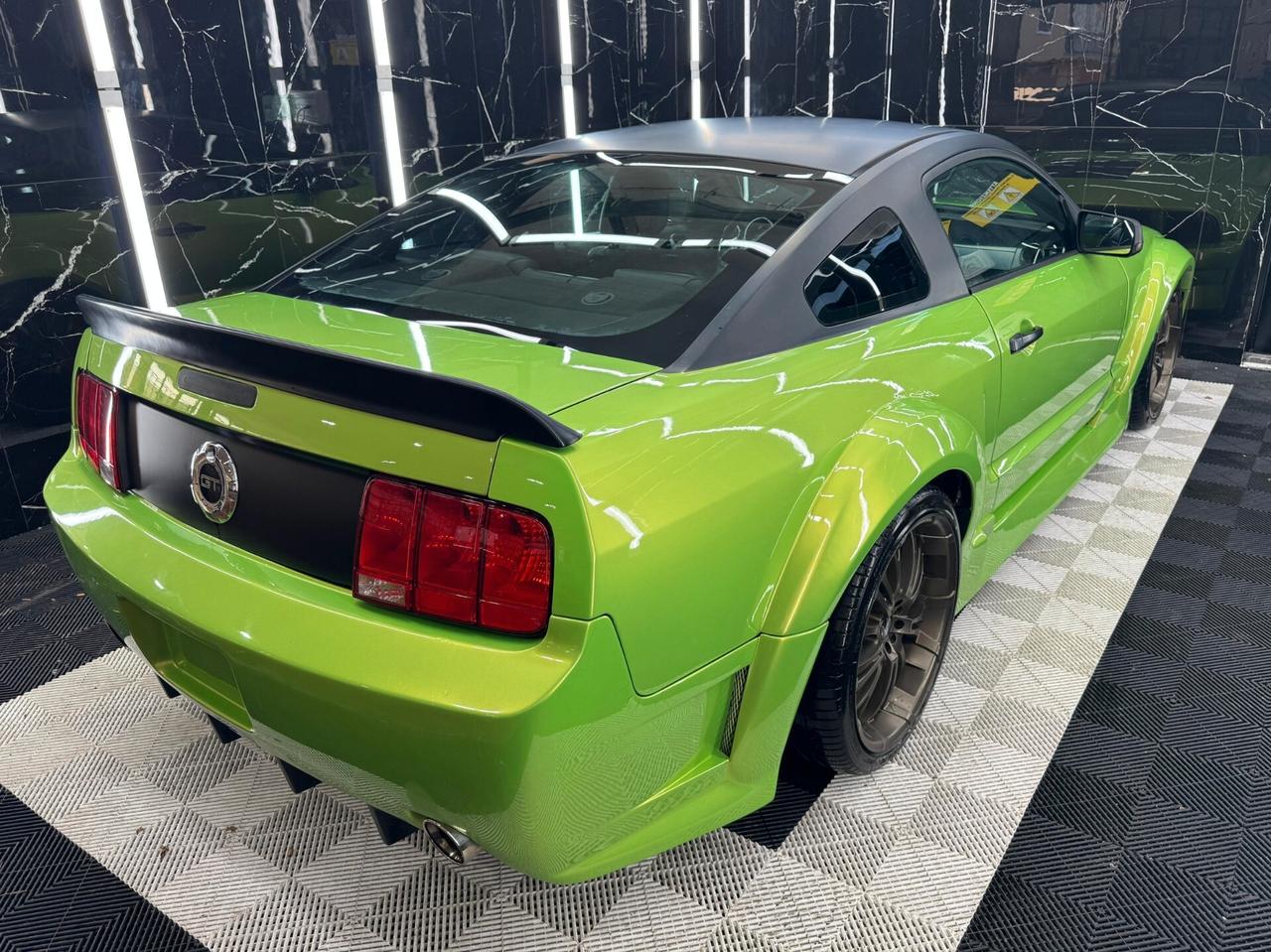 Ford Mustang body kit cervini