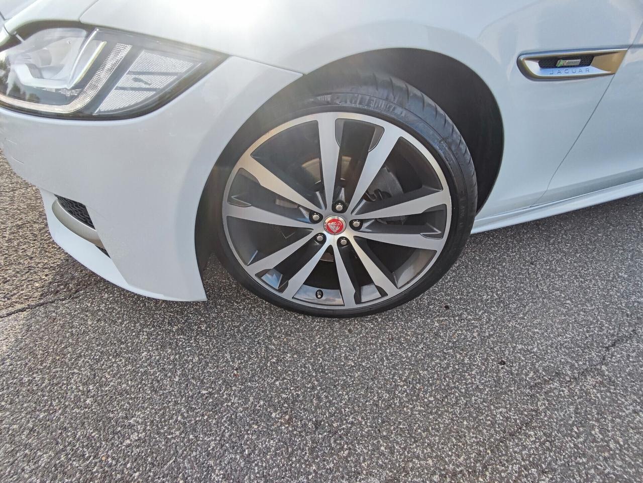 Jaguar XF Sportbrake 2.0 D 180 CV AWD aut. R-Sport