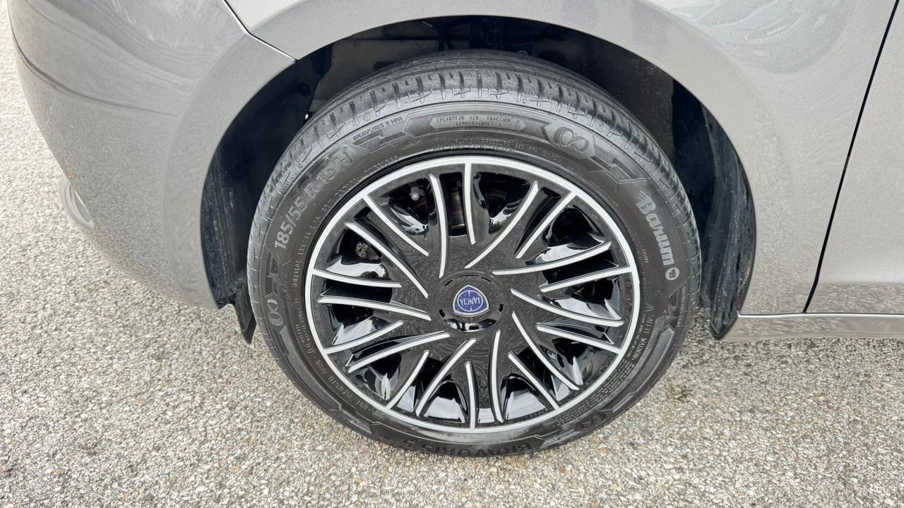 Lancia Ypsilon 1.0 FireFly 5 porte S&S Hybrid Ecochic Gold