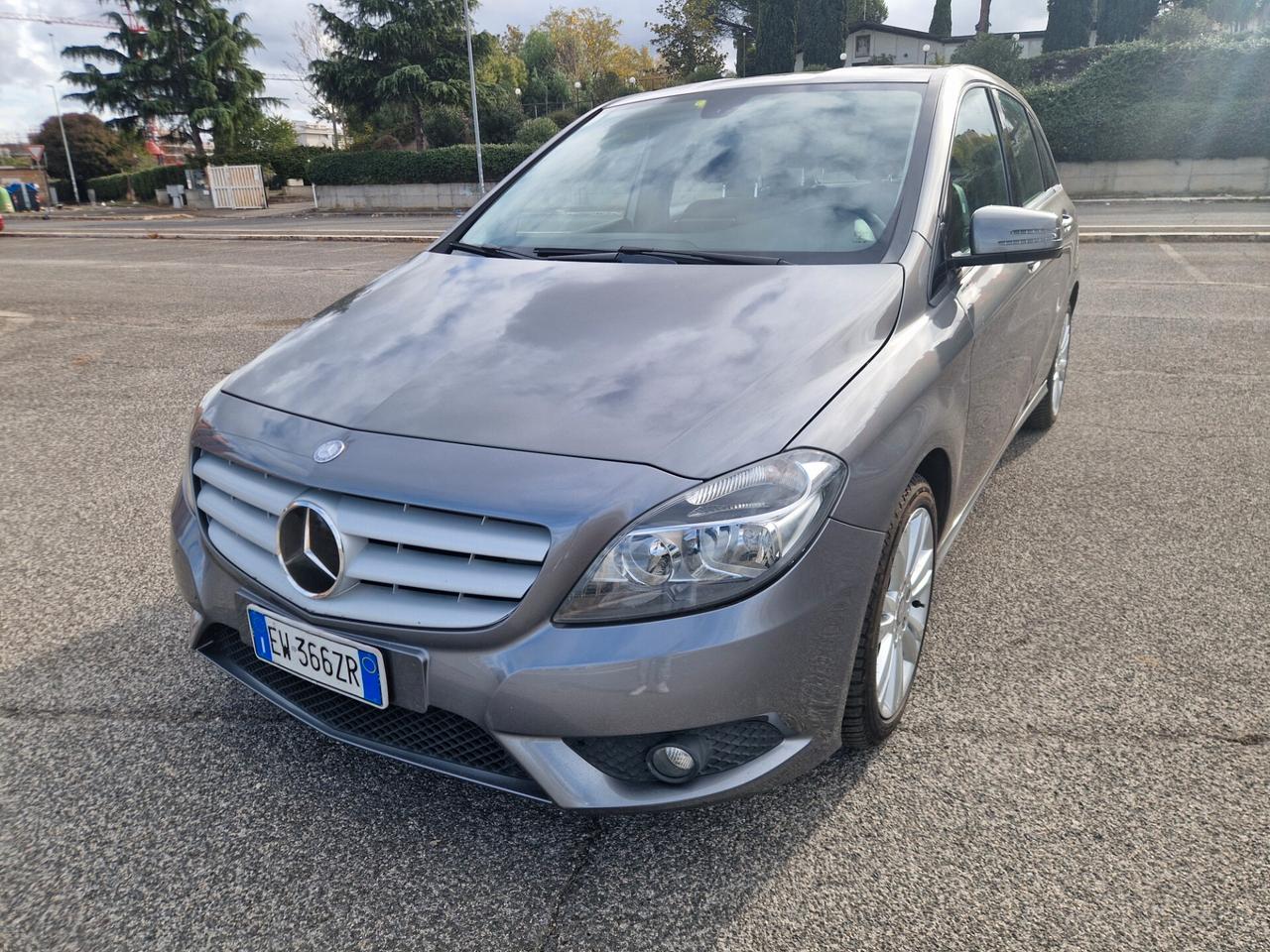 Mercedes-benz B 180 Premium Distribuzione fatta
